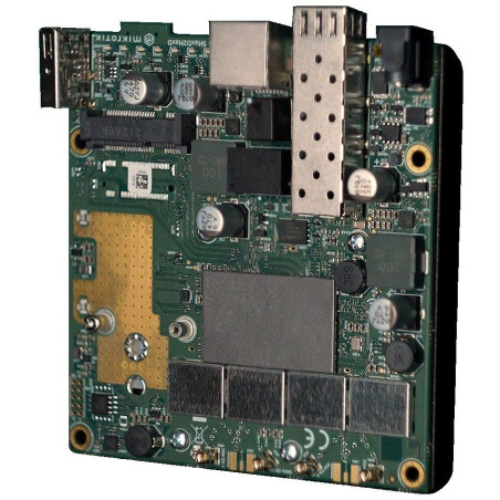 MikroTik L23UGSR-5HaxD2HaxD, 802.11a/g/n/ac/ax, GbE, SFP, USB, 4xMMCX, L4