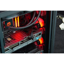 HAL3000 Alfa Gamer Elite Ti / AMD Ryzen 7 9800X3D/ 32GB DDR5/ RTX 5070 Ti/ 2TB PCIe4 SSD/ WiFi/ W11