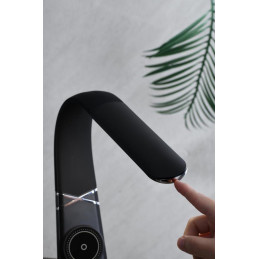 IMMAX LED stolní lampička MAGIC/ magnetické Qi nabíjení/ ohebný krk/ 12,5W/ 9V/2,22A/ 320lm/ USB-C/ černá