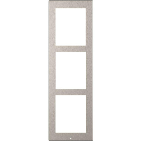 2N IP Verso - Rám pro instalaci na povrch, 3 moduly
