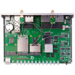 Turris Omnia Router Wi-Fi 6, 5x Gbit LAN, 1x WAN LAN/SFP, 2x USB 3.0, 3x miniPCI-e, 2.4GHz, 5GHz 802.11b/g/n/a/ac/ax
