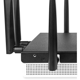 Turris Omnia NG, 4x 2,5 GbE, 1x WAN SFP+, USB 3.0, slot M.2, 2.4GHz Wi-Fi 6, 5GHz Wi-Fi 7