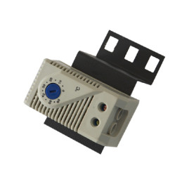Eurocase termostat s držákem RGA-30 1U
