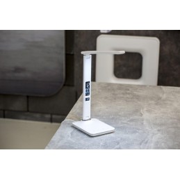 IMMAX LED stolní lampička Kingfisher/ 9W/ 450lm/ 12V/1A/ 3 různé barvy světla/ sklápěcí rameno/ USB/ bílá