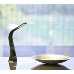 IMMAX LED stolní lampička Leather/ 6,5W/ 300lm/ 5V/1A/ 3 barvy světla/ flexibil. rameno/ možnost vypnutí LCD/ USB/ černá