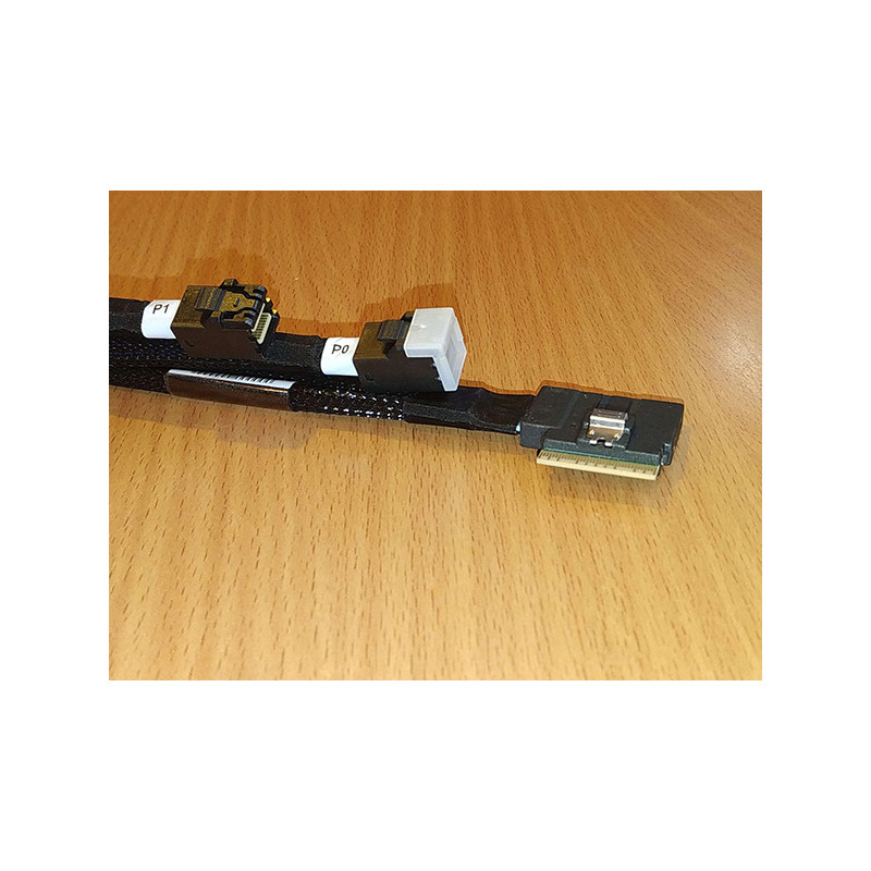 Supermicro SLIMLINE SAS x8 (LA) to 2x MINI SAS HD x4,INT, 70CM,32AWG