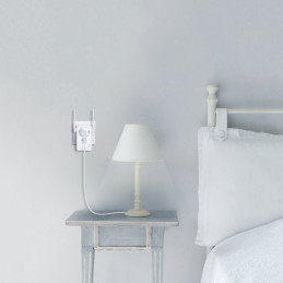 300Mbps Wi-Fi Range Extender SPEED: 300Mbps at 2.4GHz SPEC: 2 × External Antennas, 1 × 10/100Mbps Port, AC-Passthrough,