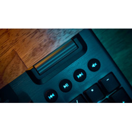 Logitech G915 X LIGHTSPEED Low-Profile Wireless Gaming Keyboard - CLICKY - BLACK - US - 2.4GHZ/BT - USB-C - EMEA