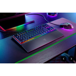 RAZER herní klávesnice Ornata V3 Tenkeyless, US Layout, 8 Razer Chroma™ RGB Lighting Zones, Dedicated Media Keys,
