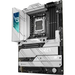 OPRAVENÉ - ASUS ROG STRIX X670E-A GAMING WIFI / AMD X670 / AM5 / 4x DDR5 / 4x M.2 / HDMI / DP / USB-C / WiFi / ATX