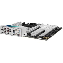 OPRAVENÉ - ASUS ROG STRIX X670E-A GAMING WIFI / AMD X670 / AM5 / 4x DDR5 / 4x M.2 / HDMI / DP / USB-C / WiFi / ATX