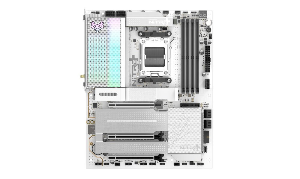 MB SAPPHIRE NITRO+ X870EA PhantomLink Polar /AM5/4xDDR5/M.2/W7+BT5.4/HDMI/DP/ATX, White