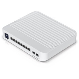 Ubiquiti UniFi Switch Pro 8 PoE - 8x GbE, 2x SFP+, 6x PoE+, 2x PoE++ (PoE budget 120W)