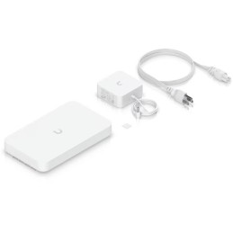 Ubiquiti UniFi Gateway Fiber - Router, IDS/IPS propustnost 5Gbps, 4x 2.5GbE, 1x 10GbE, 2x SFP+, 1x PoE+ (30W)