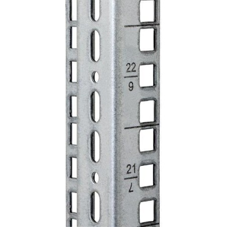 Triton vertikální lišta 15U čtvercový otvor 9,5x9,5mm