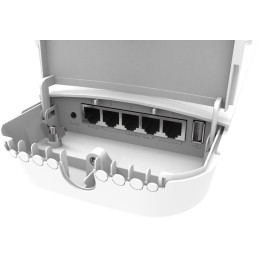 MikroTik RouterBOARD OmniTIK 5 ac PoE venkovní AP / hotspot 2x2 MIMO, 802.11a/n/ac  PoE, L4