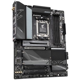 GIGABYTE X670 AORUS ELITE AX / AMD X670 / AM5 / 4x DDR5 DIMM / 4x M.2 / HDMI / USB-C / WiFi / ATX