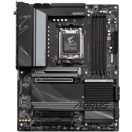 GIGABYTE X670 AORUS ELITE AX / AMD X670 / AM5 / 4x DDR5 DIMM / 4x M.2 / HDMI / USB-C / WiFi / ATX