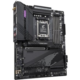 GIGABYTE B650 AORUS PRO AX / AMD B650 / AM5 / 4x DDR5 / 3x M.2 / USB-C / HDMI / WiFi / ATX