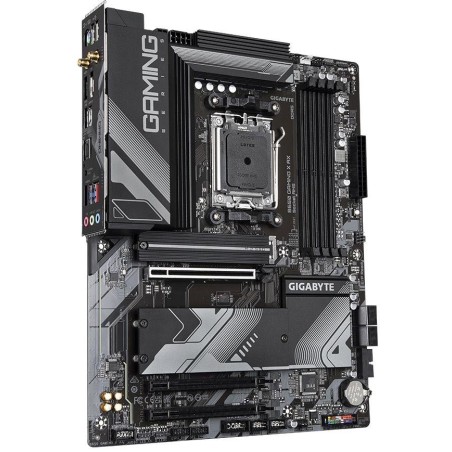 GIGABYTE B650 GAMING X AX / AMD B650 / AM5 / 4x DDR5 / 3x M.2 / USB-C / HDMI / DP / Wi-Fi / ATX