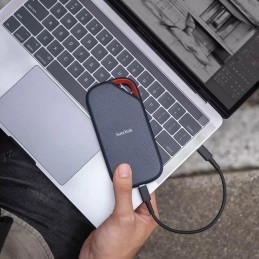 SanDisk Extreme PRO 2TB SSD / externí / USB Type-C / USB4 Gen 3x2 / 40Gbps / R: up to 3800 MB/s / W: 3700MB/s