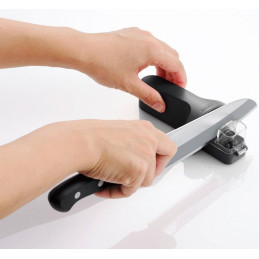 Kyocera Válečkový keramický brousek na ocelové nože, černý